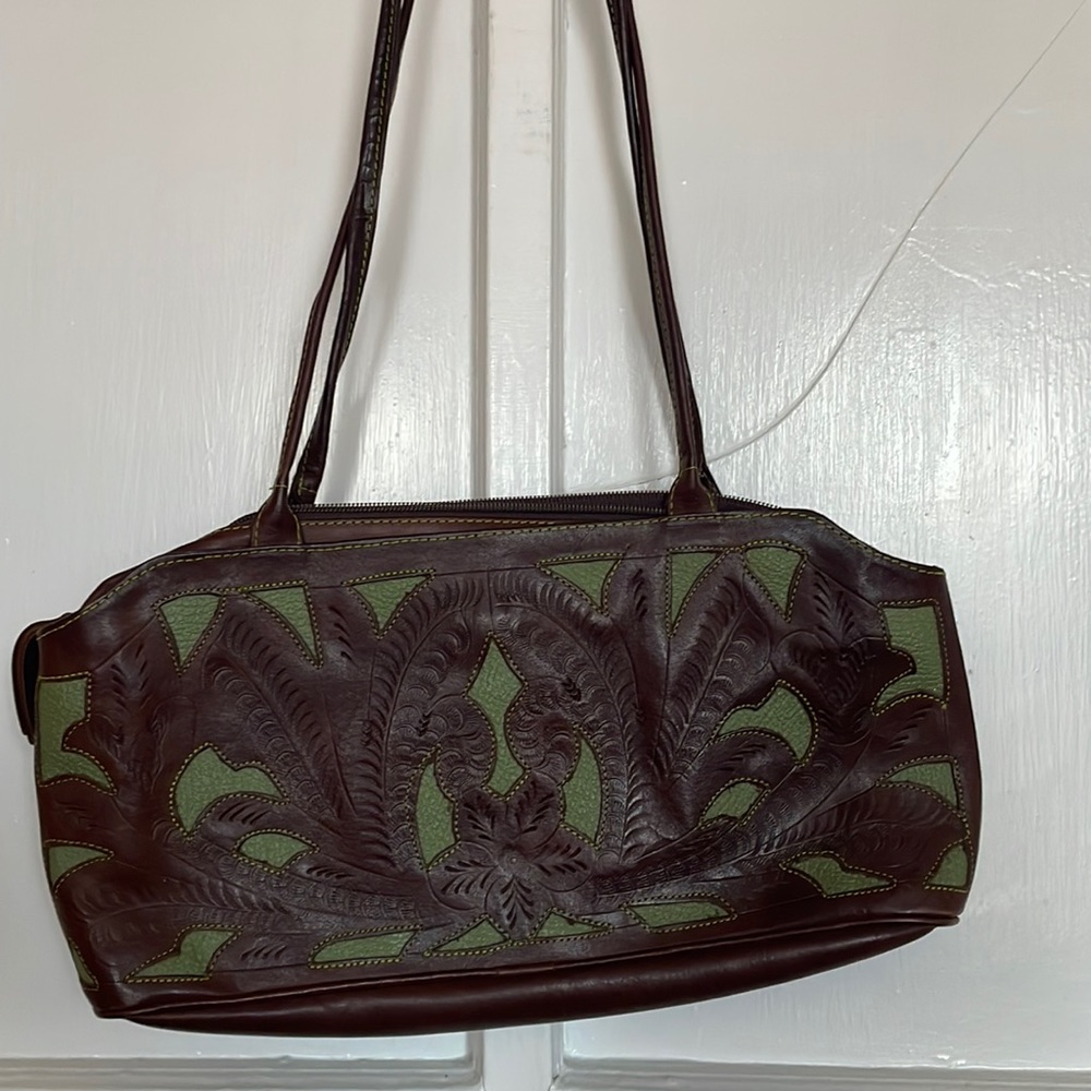 Leather handbag. Like new. Never used.